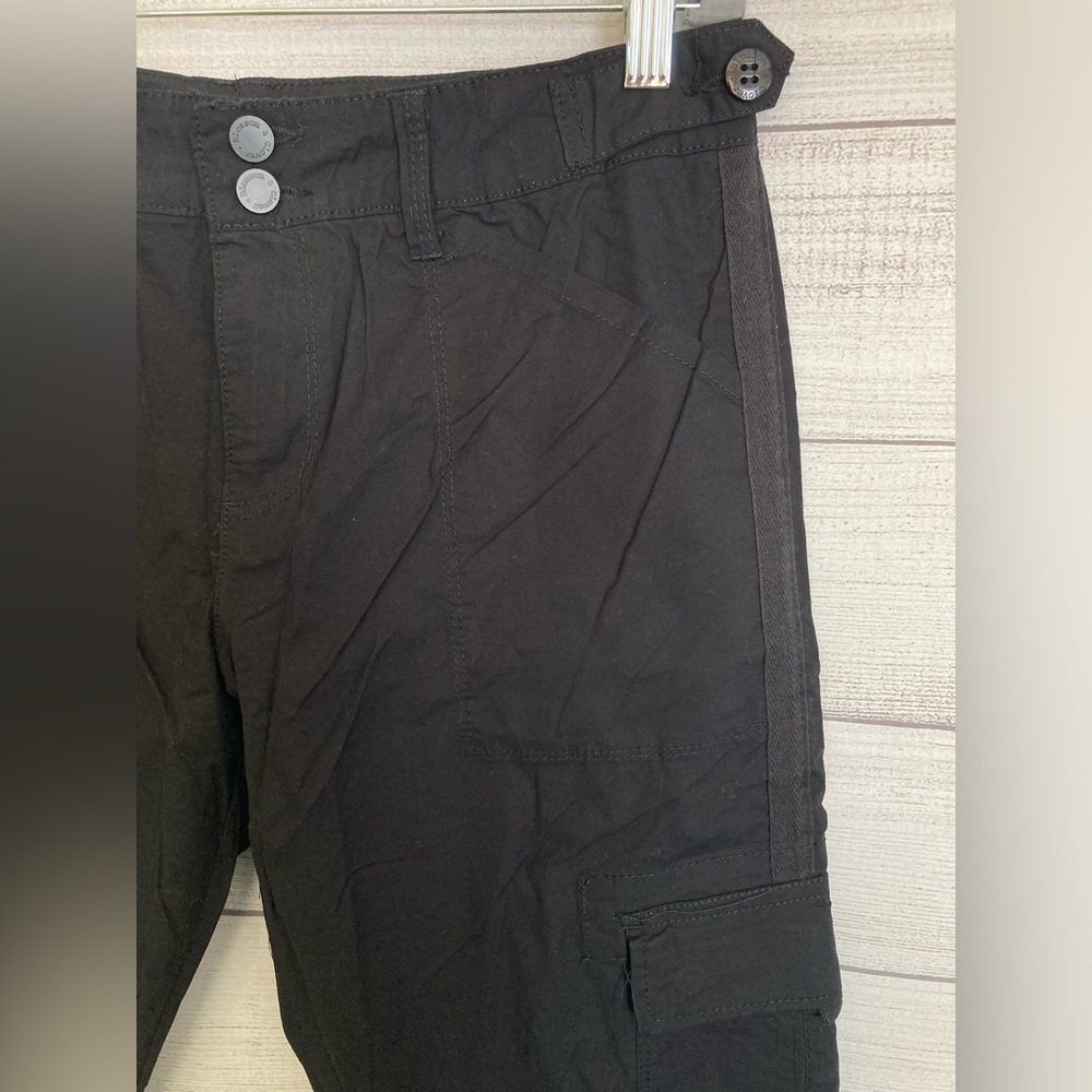Blossom & Clover | NWT Ladies Cargo Ankle Pants - Picture 7 of 9